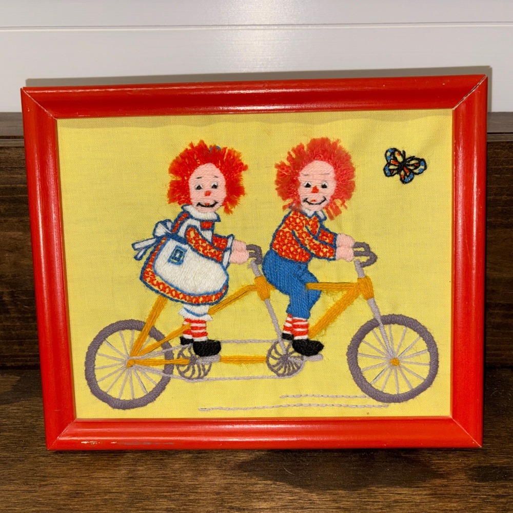Vtg Crewel Raggedy Ann & Andy Handmade Colorful Embroidery Framed Picture 8x10